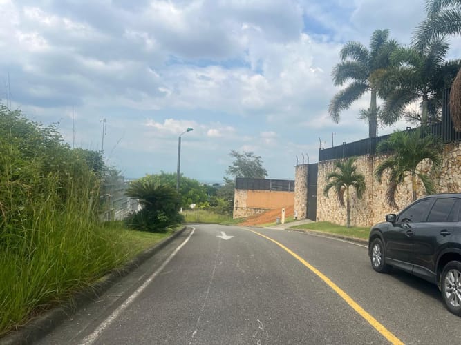 Lote en venta en La Buitrera, Cali, 902 m² · foto 5 de 12