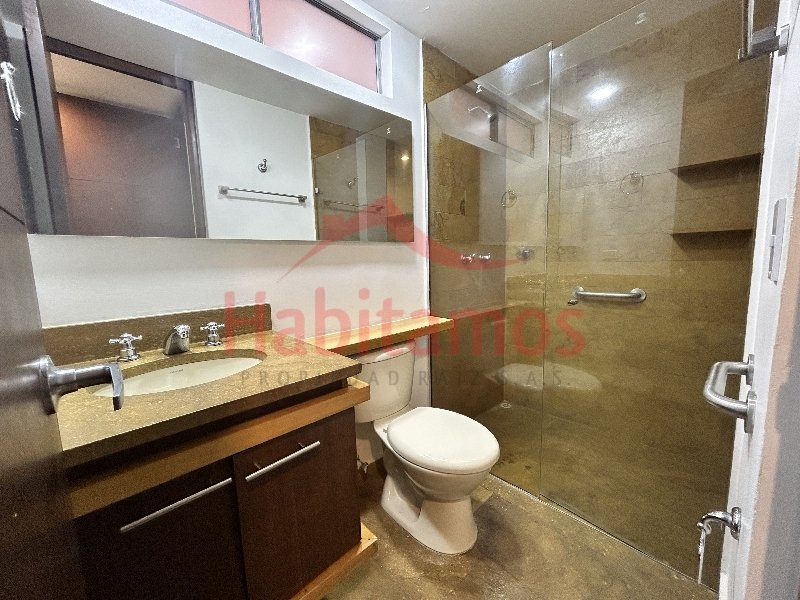 Apartamento en arriendo en Loma Del Escobero, Envigado · foto 2 de 11