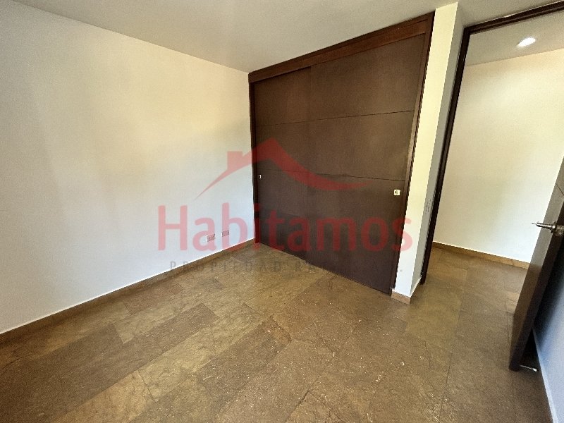 Apartamento en arriendo en Loma Del Escobero, Envigado · foto 3 de 11