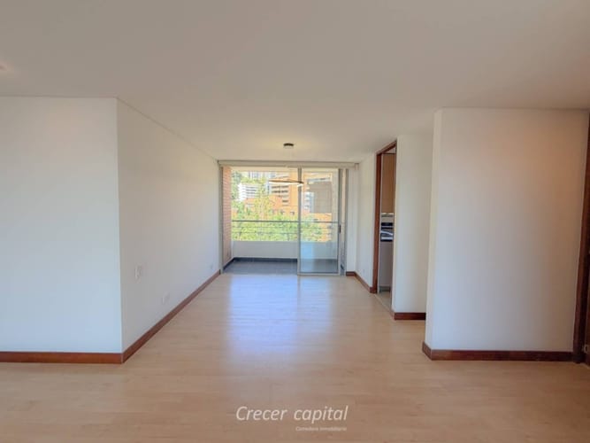 Apartamento de 3 alcobas en arriendo en Los Balsos, Medellín, 135 m² · foto 2 de 24