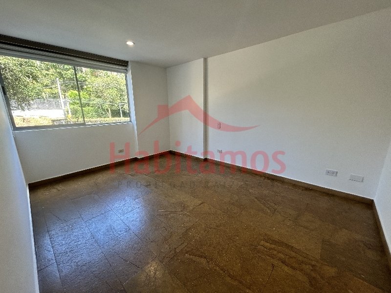 Apartamento en arriendo en Loma Del Escobero, Envigado · foto 4 de 11