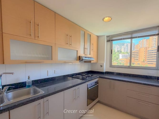 Apartamento de 3 alcobas en arriendo en Los Balsos, Medellín, 135 m² · foto 13 de 24