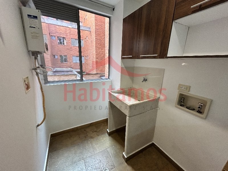 Apartamento en arriendo en Loma Del Escobero, Envigado · foto 7 de 11