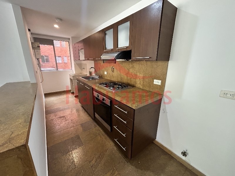 Apartamento en arriendo en Loma Del Escobero, Envigado · foto 8 de 11