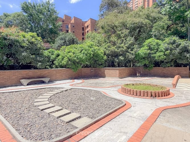 Apartamento de 3 alcobas en arriendo en Los Balsos, Medellín, 135 m² · foto 22 de 24