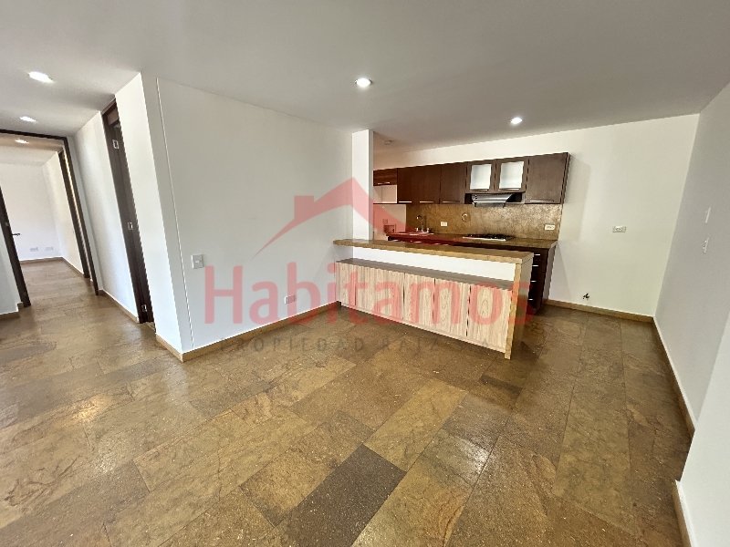 Apartamento en arriendo en Loma Del Escobero, Envigado · foto 10 de 11
