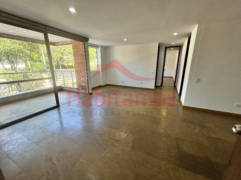 Apartamento en arriendo en Loma Del Escobero, Envigado · foto 11 de 11