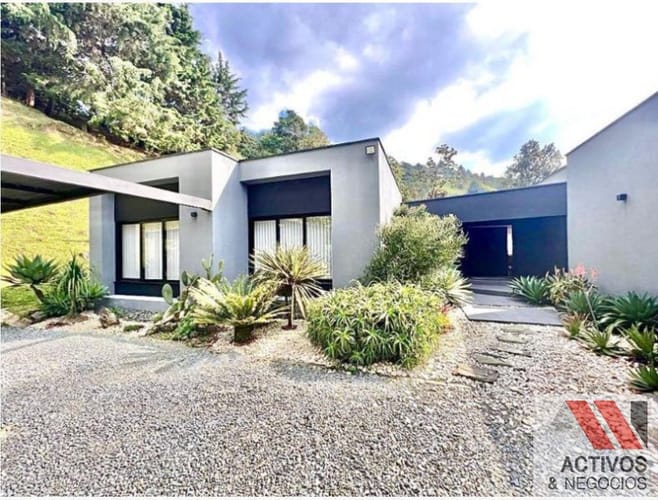 Casa de 4 alcobas en venta en Las Palmas, Envigado, 600 m² · foto 3 de 24