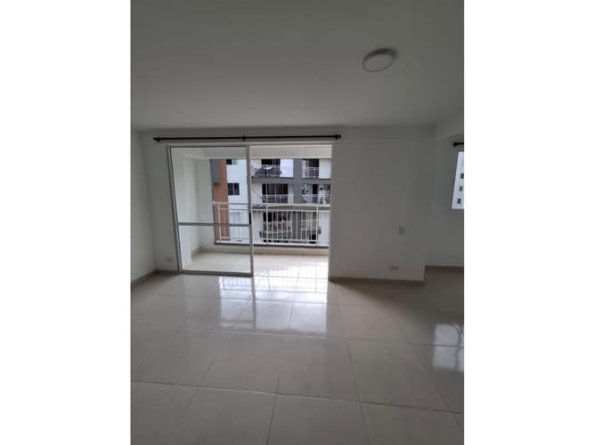 Apartamento en venta en Valle Del Lili, Cali · foto 7 de 15