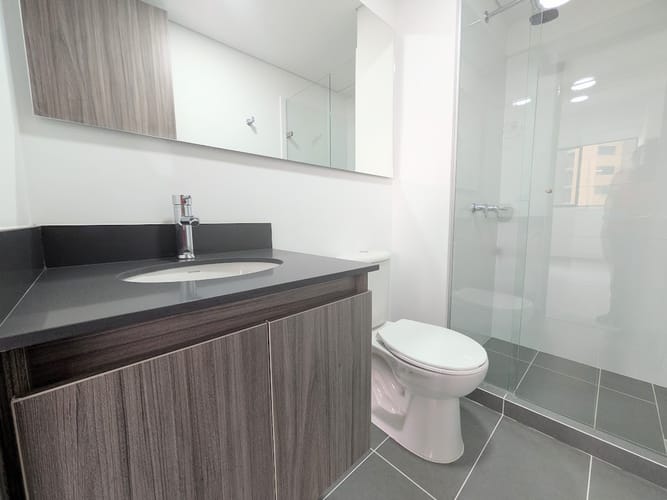 Apartamento de 2 alcobas en arriendo en Asomadera No.2, Medellín, 65 m² · foto 3 de 13