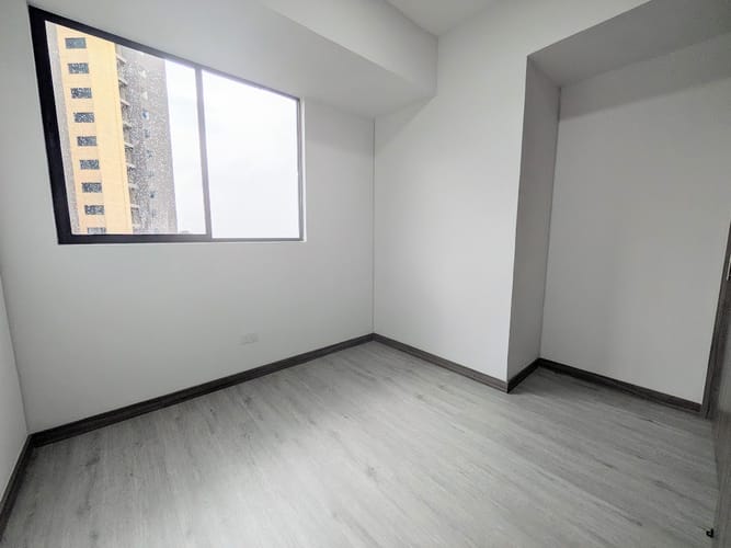 Apartamento de 2 alcobas en arriendo en Asomadera No.2, Medellín, 65 m² · foto 4 de 13