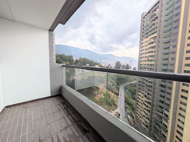 Apartamento de 2 alcobas en arriendo en Asomadera No.2, Medellín, 65 m² · foto 12 de 13