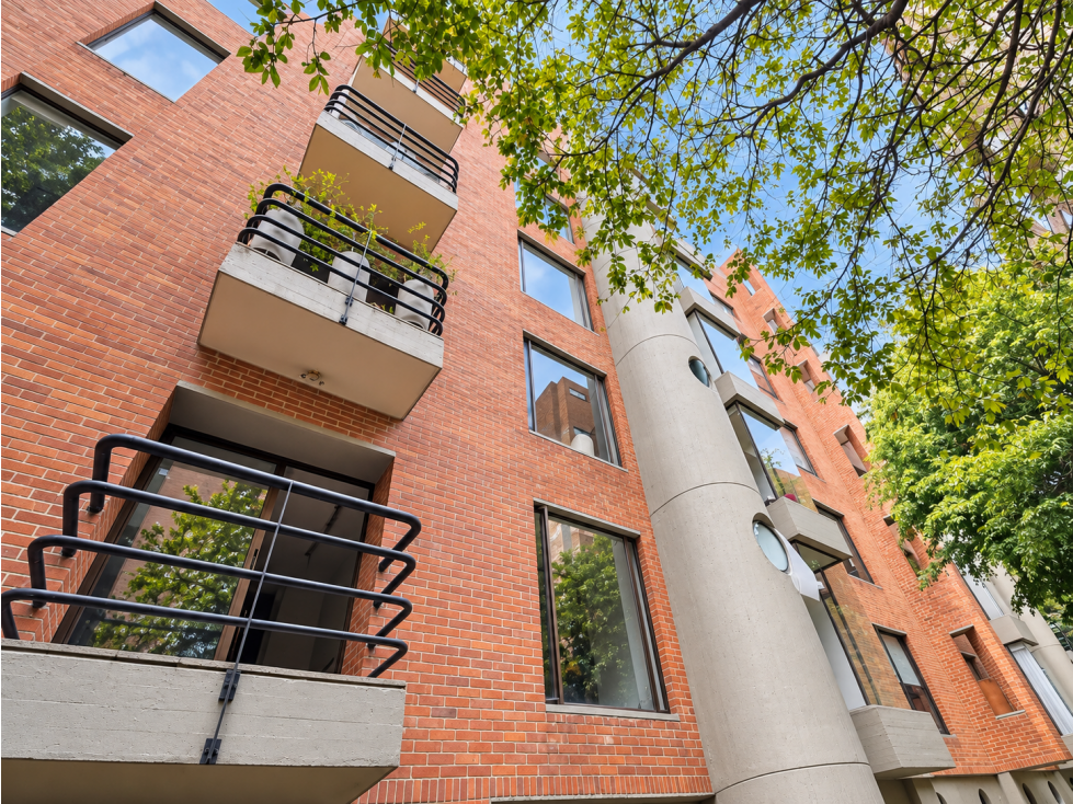 Apartamento en venta en Country Club, Bogotá · foto 2 de 24
