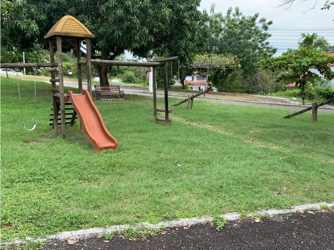 Lote en venta en Ricaurte, 408 m² · foto 9 de 12