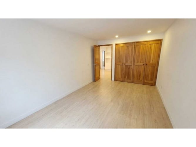 Apartamento de 3 alcobas en venta en Santa Barbara Oriental, Bogotá, 192 m² · foto 10 de 17