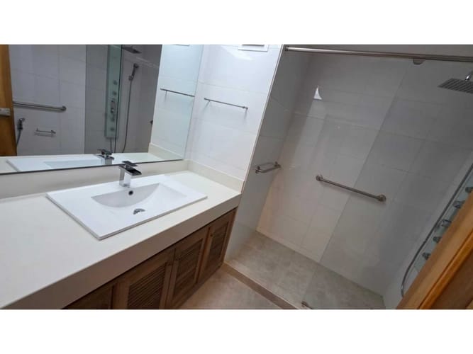 Apartamento de 3 alcobas en venta en Santa Barbara Oriental, Bogotá, 192 m² · foto 14 de 17