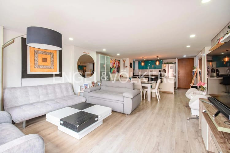 Apartamento de 3 alcobas en venta en Chico, Bogotá, 125 m² · foto 2 de 16