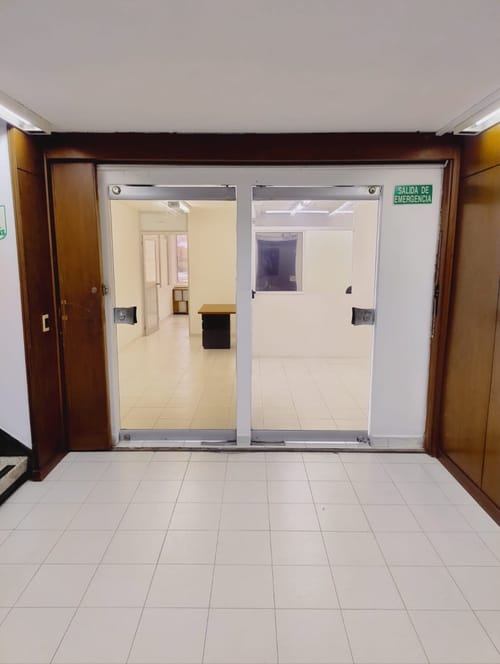 Oficina en arriendo en San Pedro, Cali, 240 m² · foto 2 de 24