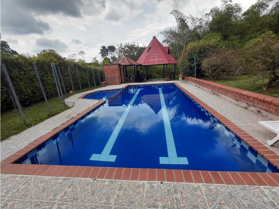 Casa en venta en Condina, Pereira · foto 2 de 24