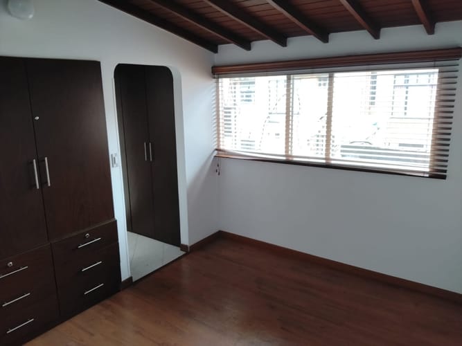 Apartamento en venta en Quinta Paredes, Bogotá · foto 3 de 19