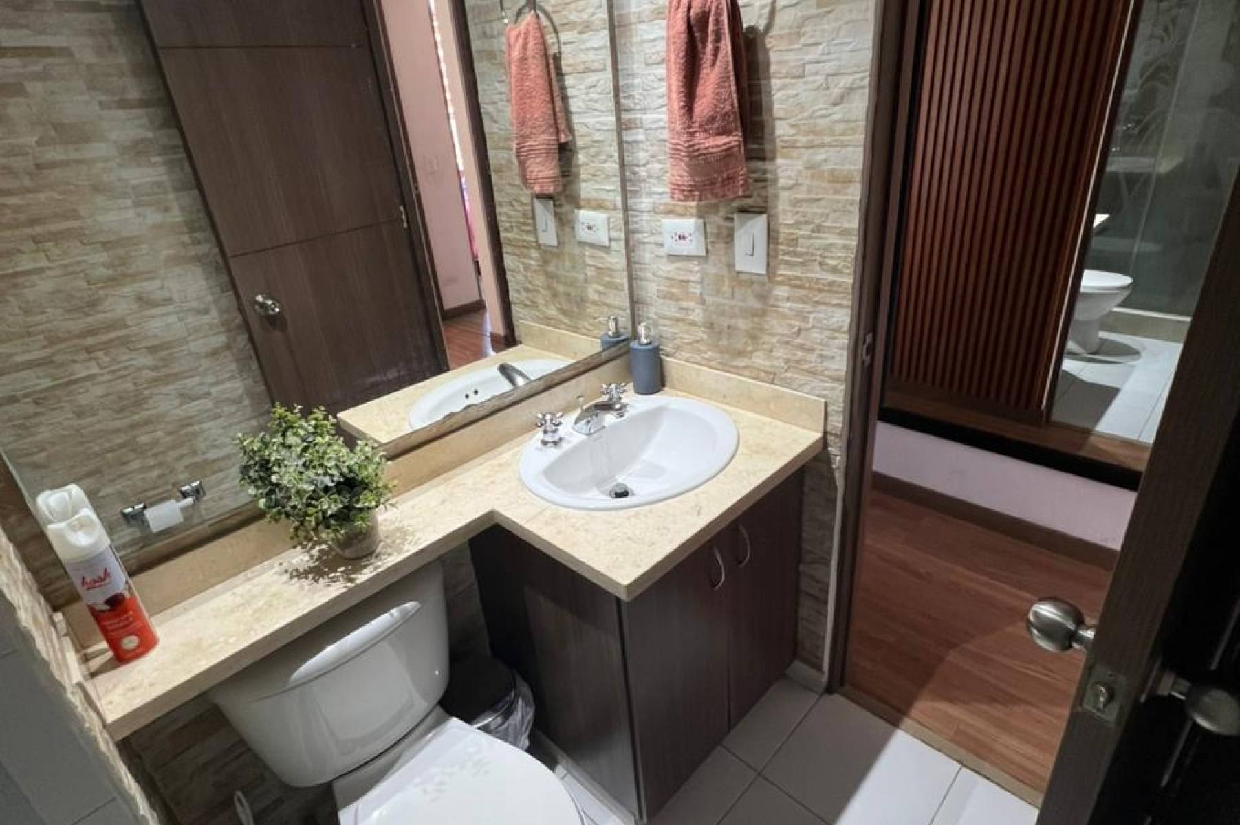 Apartamento en venta en Castilla, Bogotá · foto 7 de 19