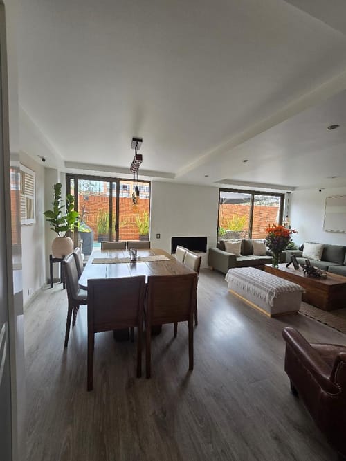 Apartamento de 3 alcobas en venta en Chicó Navarra, Bogotá, 243 m² · foto 5 de 9