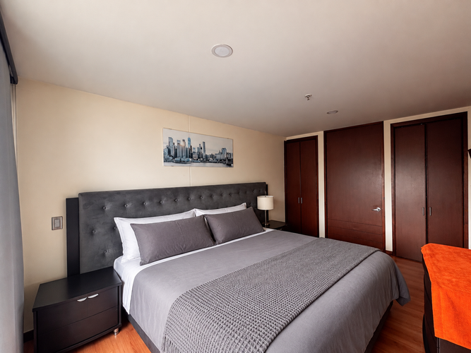 Apartamento de 1 alcoba en venta en La Aguacatala, Medellín, 57 m² · foto 2 de 20