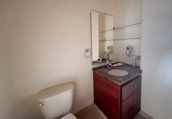 Apartamento de 1 alcoba en venta en La Aguacatala, Medellín, 57 m² · foto 9 de 20