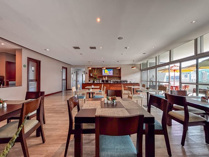 Apartamento de 1 alcoba en venta en La Aguacatala, Medellín, 57 m² · foto 10 de 20