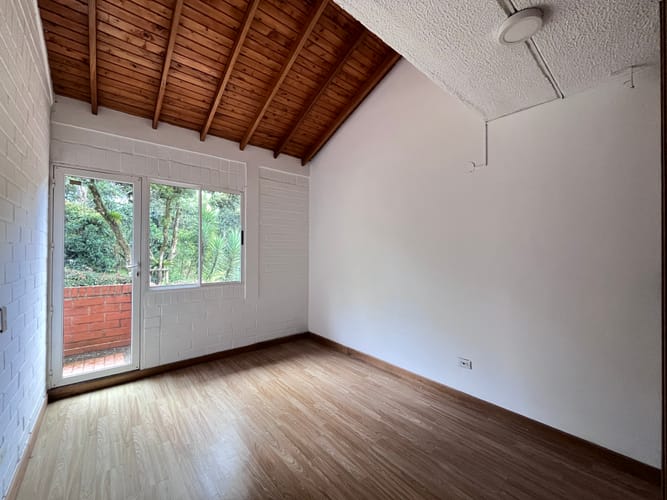 Casa de 4 alcobas en venta en El Retiro, 220 m² · foto 8 de 16
