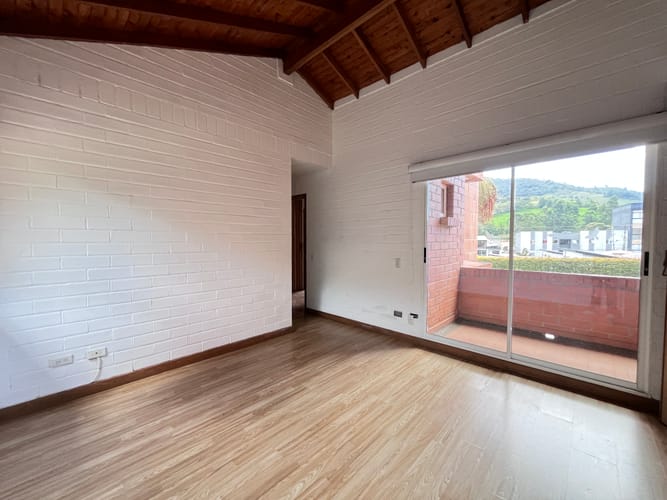 Casa de 4 alcobas en venta en El Retiro, 220 m² · foto 11 de 16