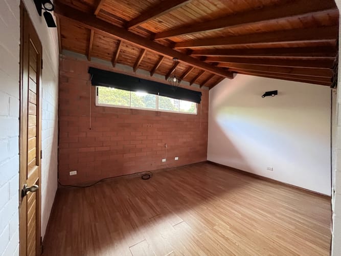 Casa de 4 alcobas en venta en El Retiro, 220 m² · foto 13 de 16