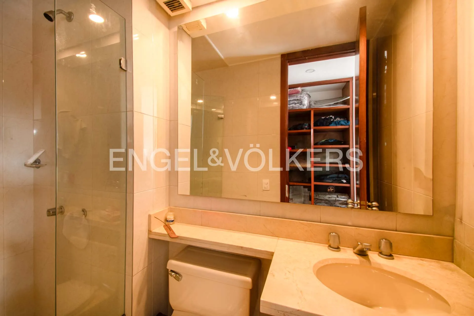 Apartamento en venta en Los Rosales, Bogotá · foto 13 de 15