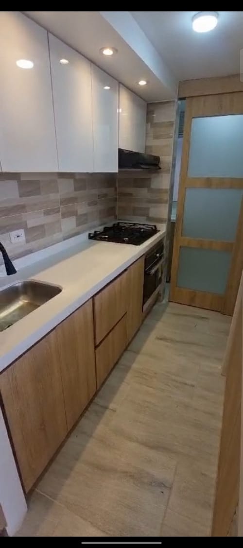 Apartamento de 3 alcobas en venta en Lusitania, Madrid, 60 m² · foto 2 de 13