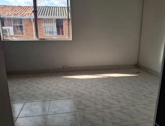 Casa de 4 alcobas en venta en Ciudadela Real De Minas, Bucaramanga, 79 m² · foto 2 de 13