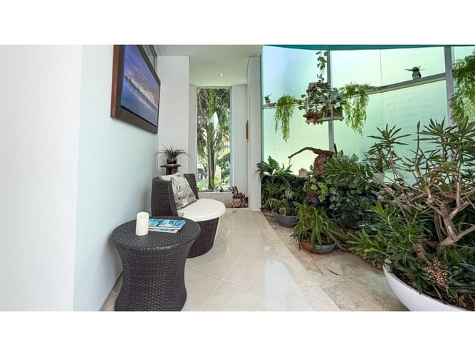 Casa de 3 alcobas en venta en El Poblado, Medellín, 726 m² · foto 14 de 24