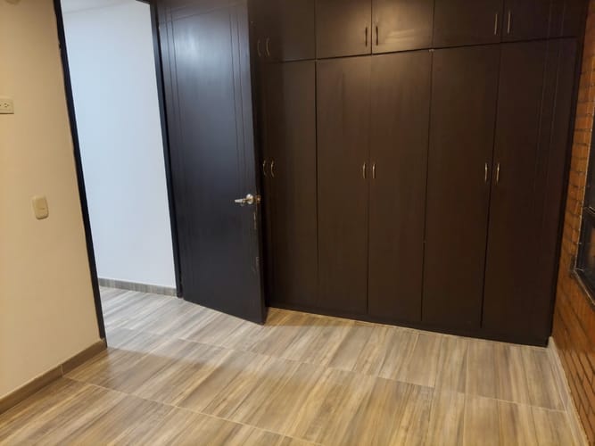 Apartamento de 3 alcobas en arriendo en Fac, Madrid, 60 m² · foto 8 de 9