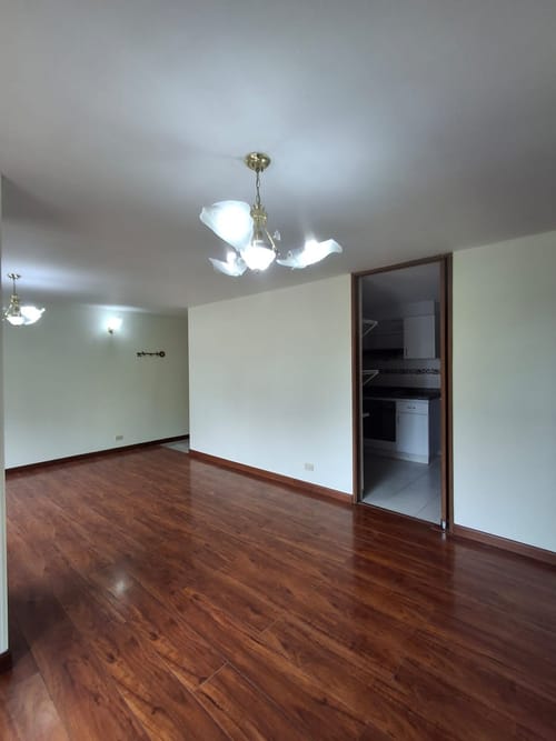 Apartamento en venta en Portales Del Norte, Bogotá · foto 4 de 24