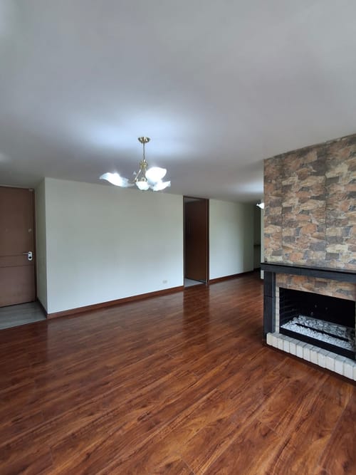 Apartamento en venta en Portales Del Norte, Bogotá · foto 3 de 24