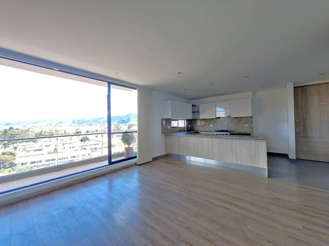 Apartamento de 3 alcobas en venta en La Floresta, Bogotá, 128 m² · foto 3 de 24