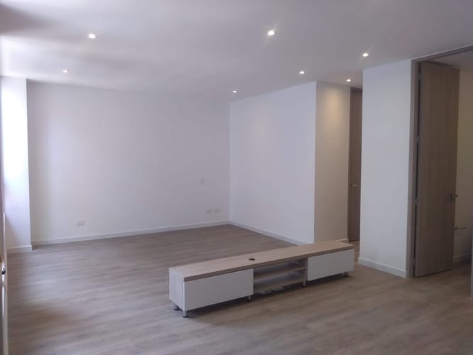 Apartaestudio en arriendo en Santa Ana Oriental, Bogotá, 49 m² · foto 3 de 13