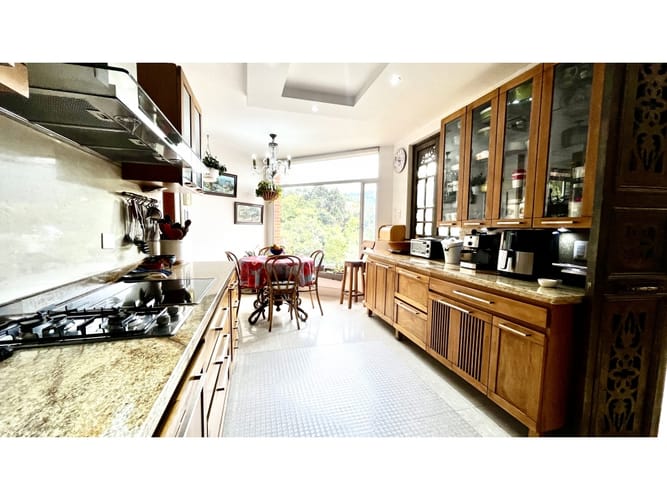 Apartamento de 3 alcobas en venta en Usaquen, Bogotá, 253 m² · foto 11 de 24