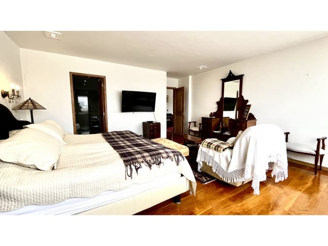 Apartamento de 3 alcobas en venta en Usaquen, Bogotá, 253 m² · foto 13 de 24