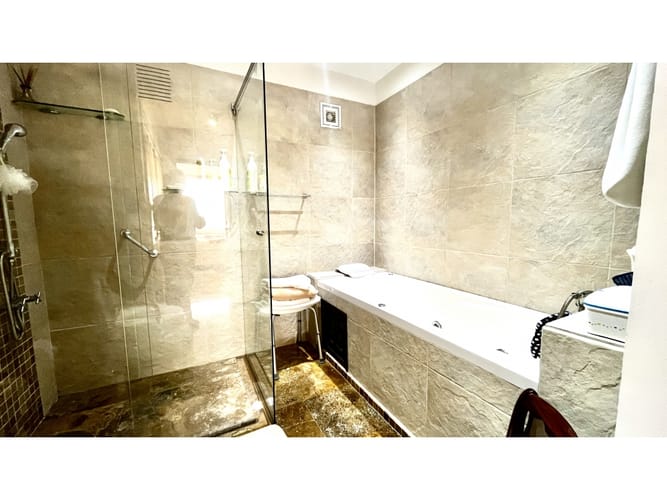 Apartamento de 3 alcobas en venta en Usaquen, Bogotá, 253 m² · foto 15 de 24