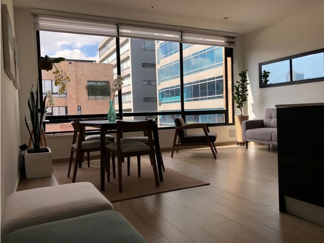 Apartamento de 1 alcoba en venta en Chicó Navarra, Bogotá, 66 m² · foto 2 de 24