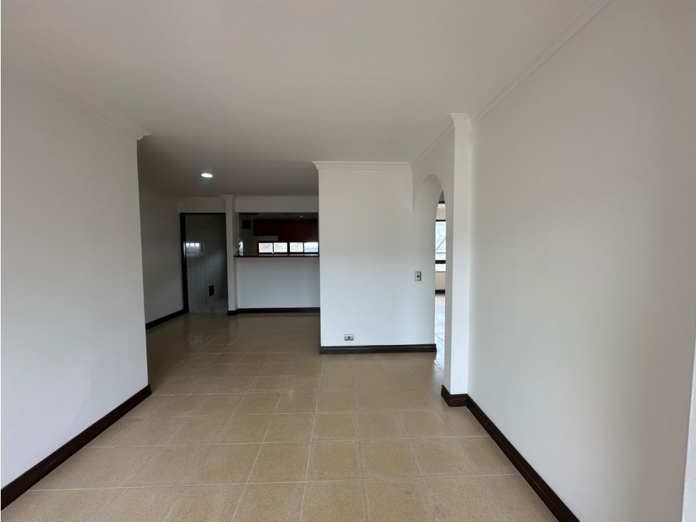 Apartamento en venta en Laureles, Medellín · foto 3 de 13