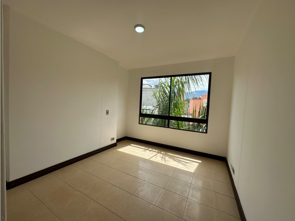 Apartamento en venta en Laureles, Medellín · foto 8 de 13