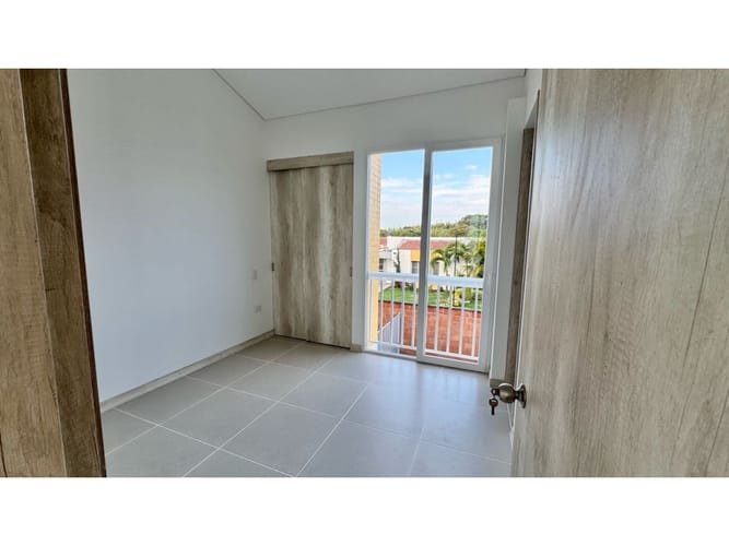 Casa de 2 alcobas en venta en El Castillo, Jamundí, 87 m² · foto 13 de 21