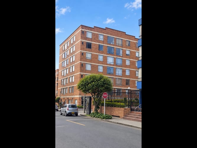 Apartamento de 3 alcobas en venta en Victoria Norte, Bogotá, 62 m² · foto 2 de 12