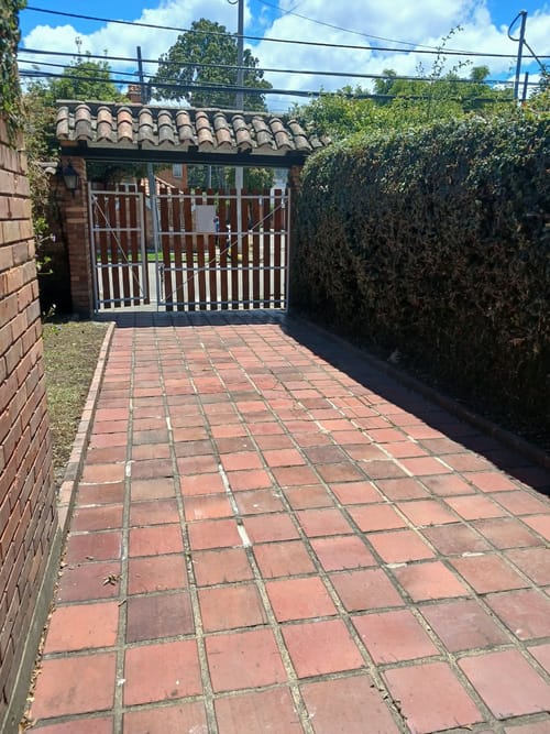 Casa en venta en La Esmeralda, Bogotá · foto 3 de 12